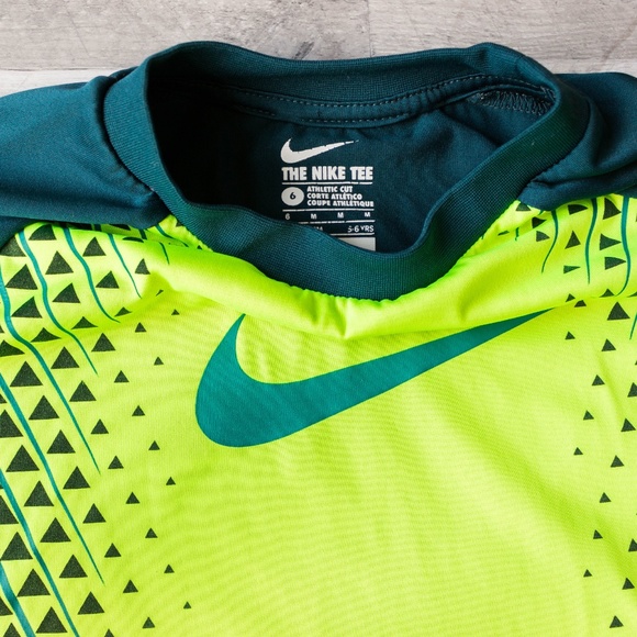 Bundle Of Two Boys Nike Dri-Fit Shirts - Picture 6 of 7